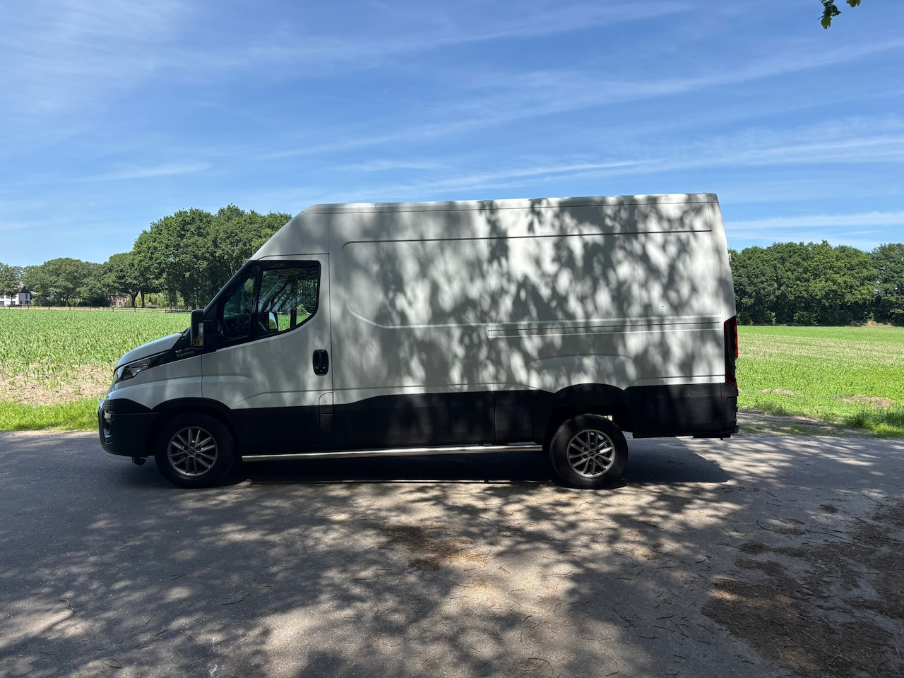 Iveco Daily - 35S16V 2.3 352 H3 L 35S16V 2.3 352 H3 L - AutoWereld.nl