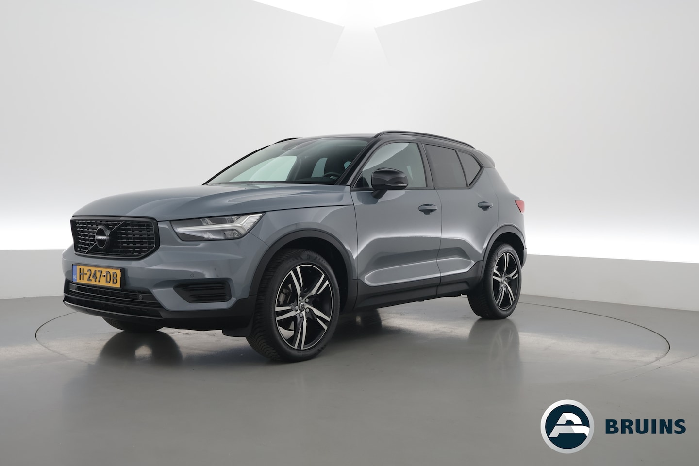 Volvo XC40 - 1.5 T3 R-Design | Leer | Keyless | Camera | Apple Carplay - AutoWereld.nl