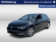 Volkswagen Golf - 1.4 eHybrid 204pk Style DSG Automaat / Navigatie / LM 16 inch / Parkeersensoren / Digital