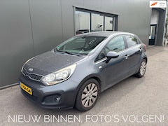 Kia Rio - 1.2 CVVT ExecutiveLine / Airco / Stoelverwarming / Parkeersensoren achter