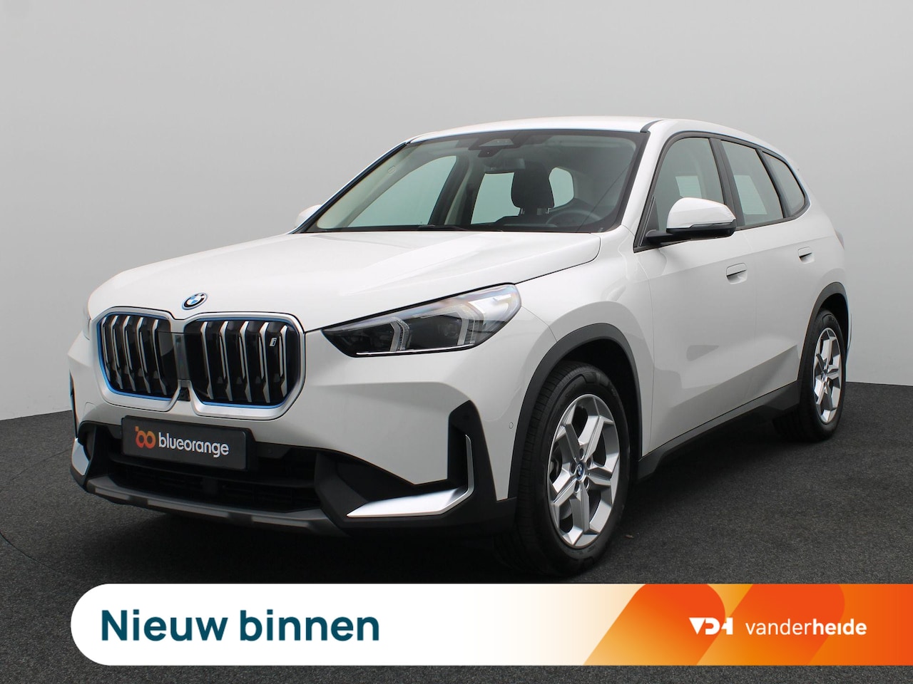 BMW iX1 - xDrive30 Launch Edition 67 kWh 313PK Aut. SOH 98,96%, Trekhaak, Keyless, 360gr. Camera, Ad - AutoWereld.nl