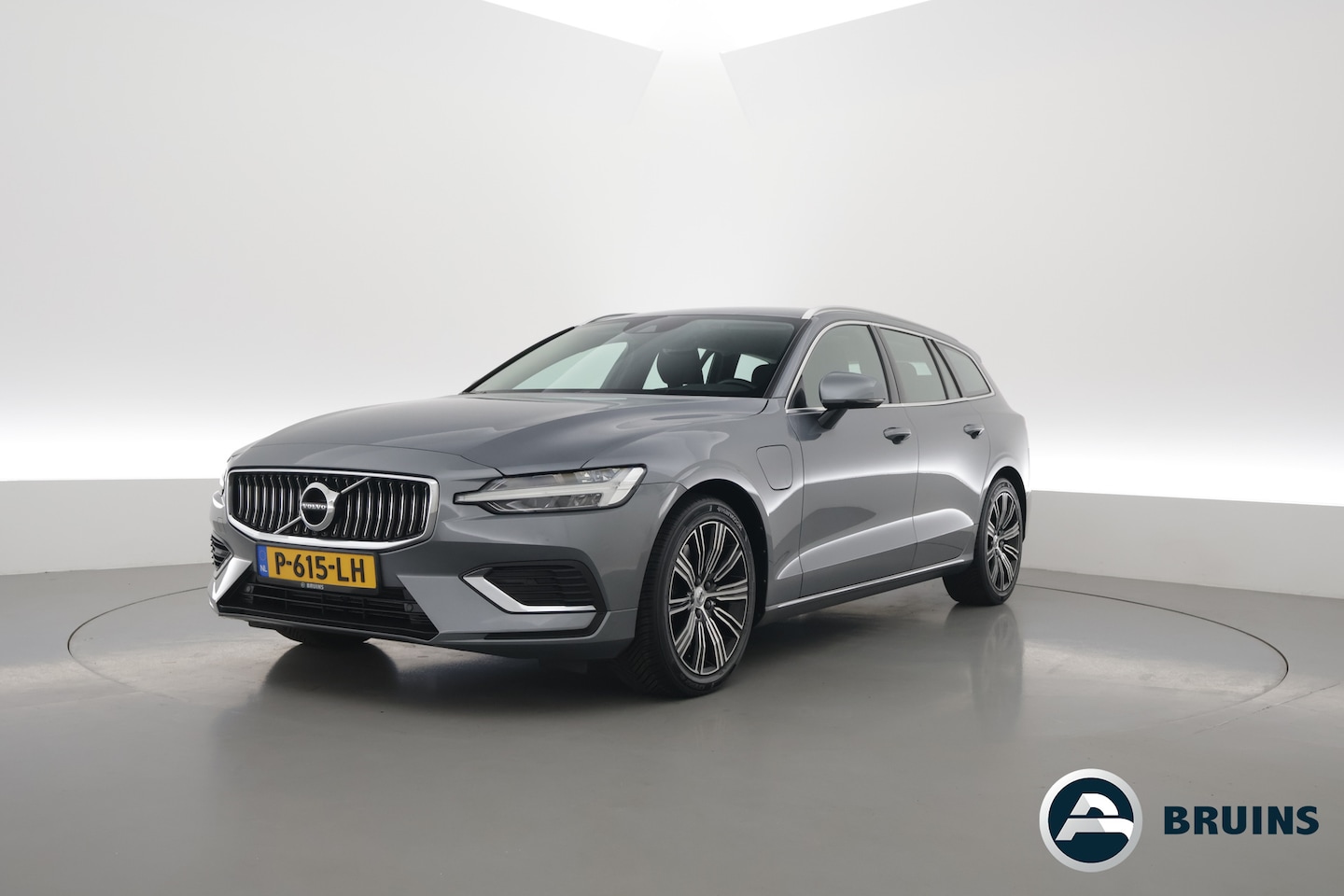 Volvo V60 - 2.0 T6 Recharge AWD Inscription 2.0 T6 Recharge AWD Inscription - AutoWereld.nl