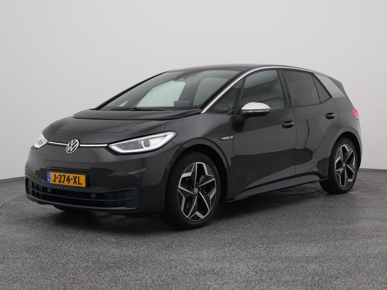 Volkswagen ID.3 - First Plus 58 kWh | CAMERA | ADAPTIVE | STOEL- EN STUURVERW. - AutoWereld.nl