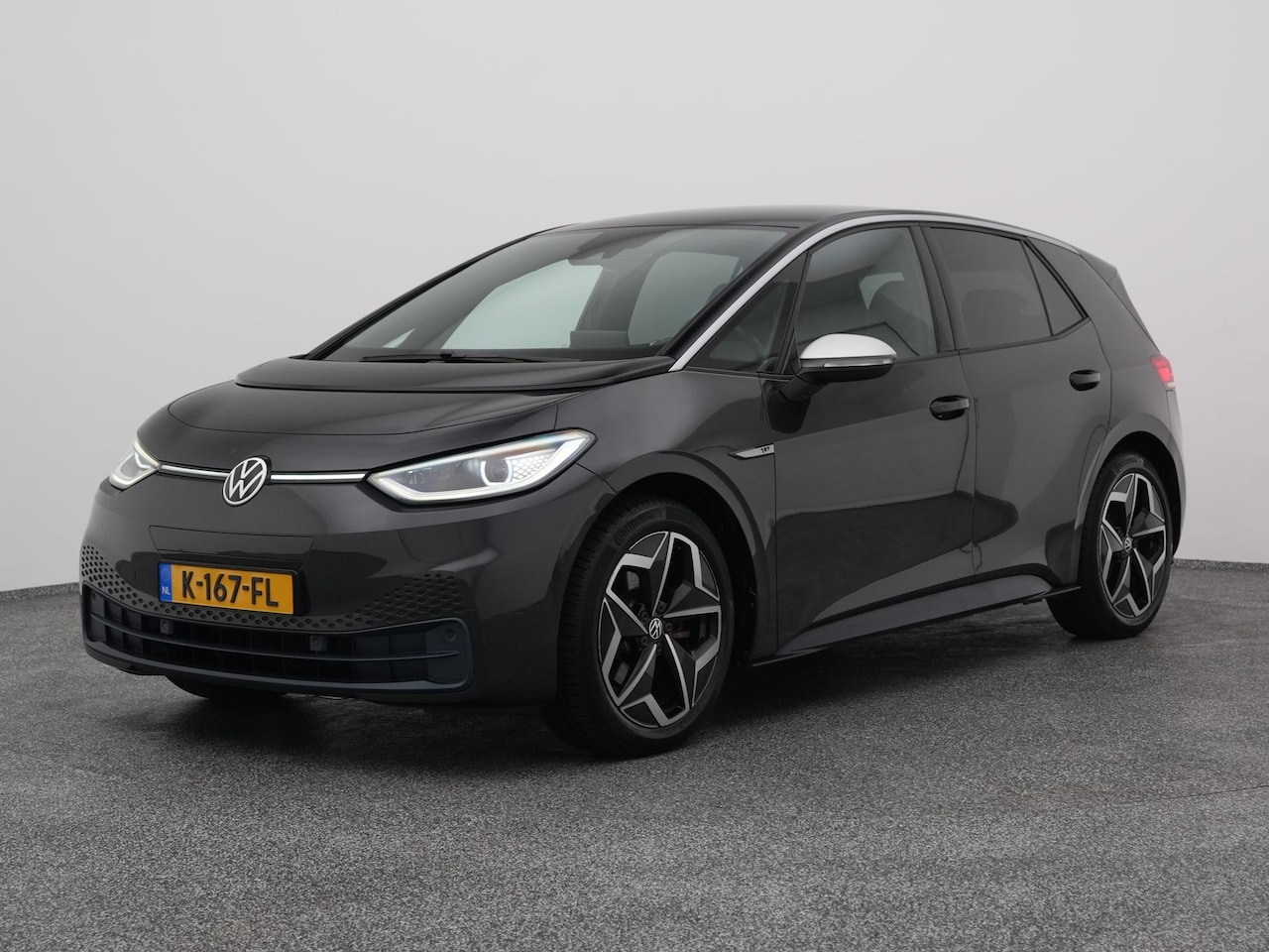 Volkswagen ID.3 - First Plus 58 kWh | CAMERA | ADAPTIVE | STOEL- EN STUURVERW. - AutoWereld.nl