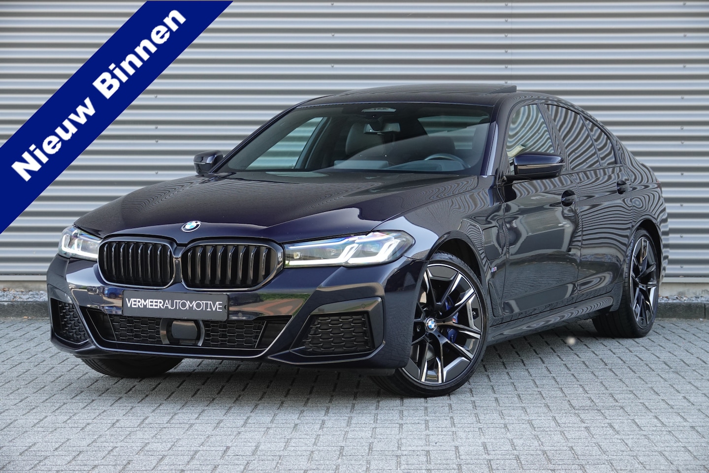 BMW 5-serie - 530e xDrive High Executive M-Sport | Schuifdak | Massage | Alcantara | Ventilatie | HUD | - AutoWereld.nl