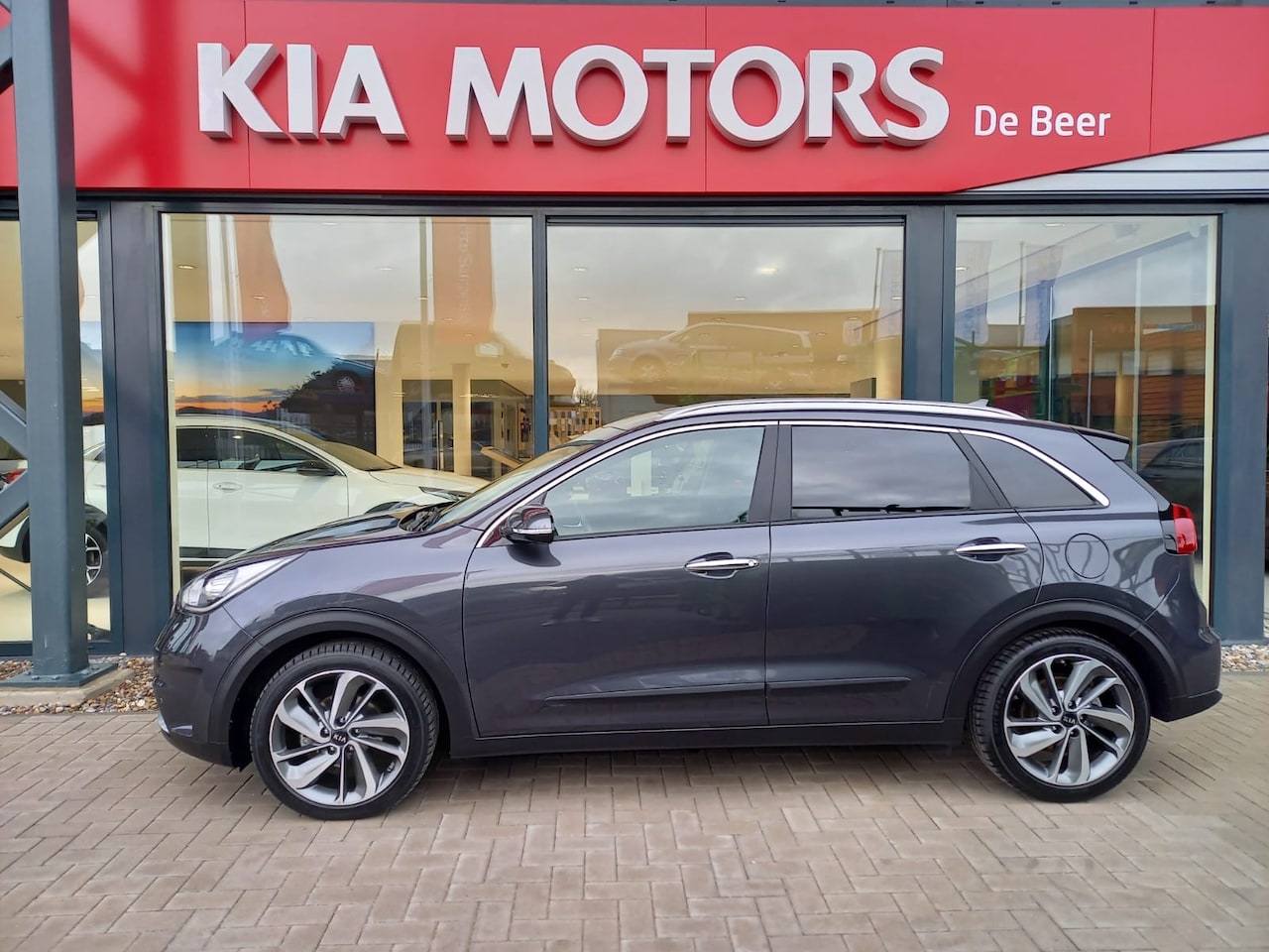 Kia Niro - 1.6 GDi Hybrid 141pk DCT6 Design Ed. Clima/ Navi/ Cruise/ Trekhaak - AutoWereld.nl