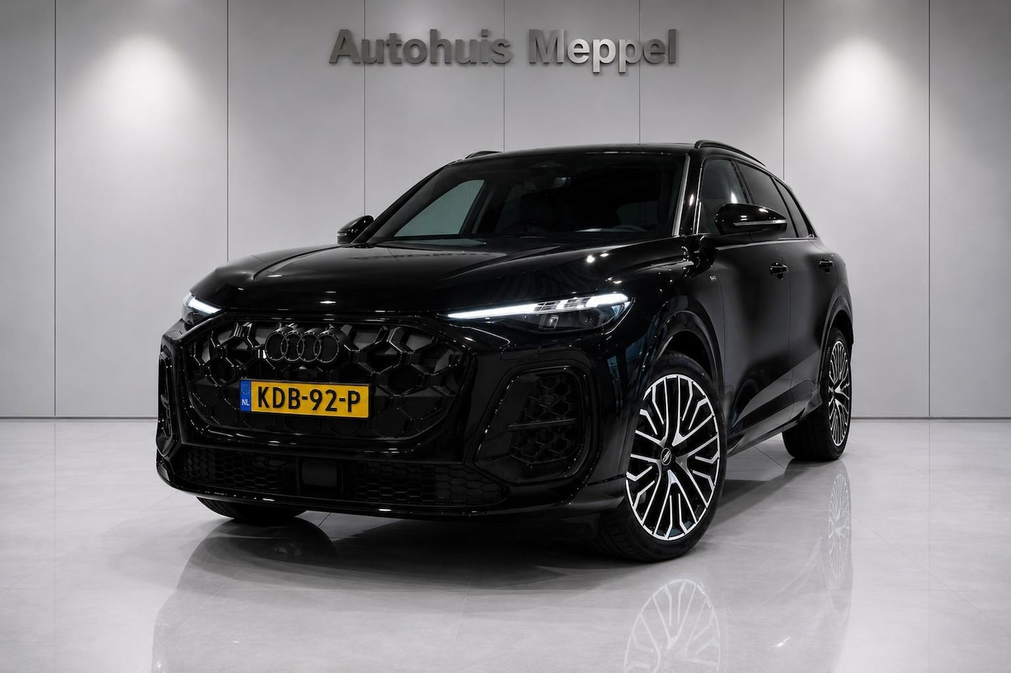 Audi Q5 - Quattro *DIRECT RIJDEN*S-Line*Matrix*Trekhaak*Pano*5-jaar garantie - AutoWereld.nl