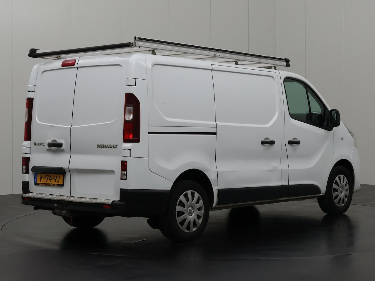 Renault Trafic - 1.6DCi 120PK Comfort | Imperiaal | Trekhaak | Multimedia | Airco | Cruise - AutoWereld.nl