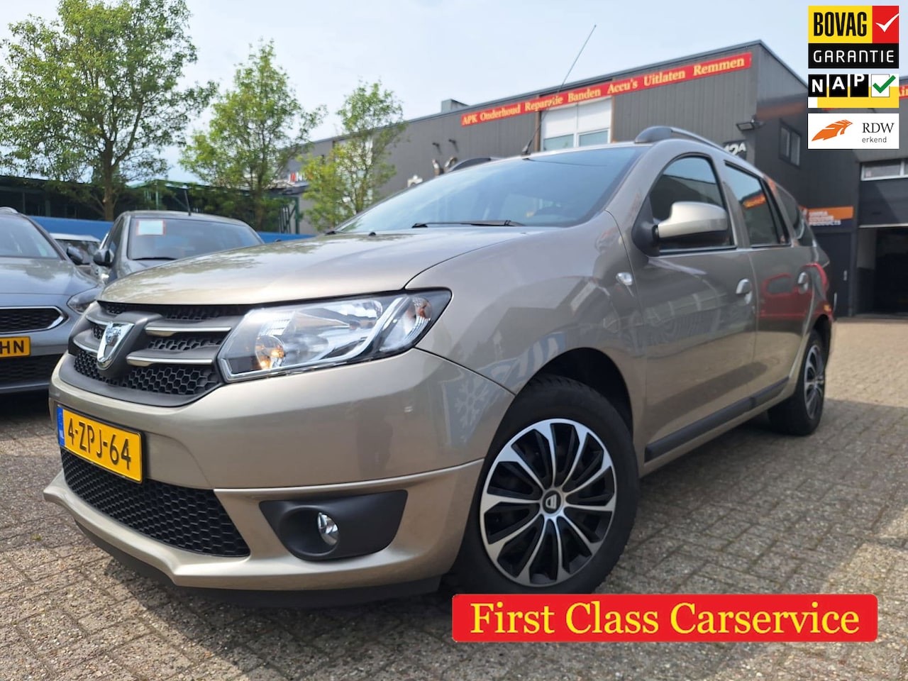 Dacia Logan MCV - 0.9 TCe Lauréate | Nwe APK | Airco | Trekhaak - AutoWereld.nl