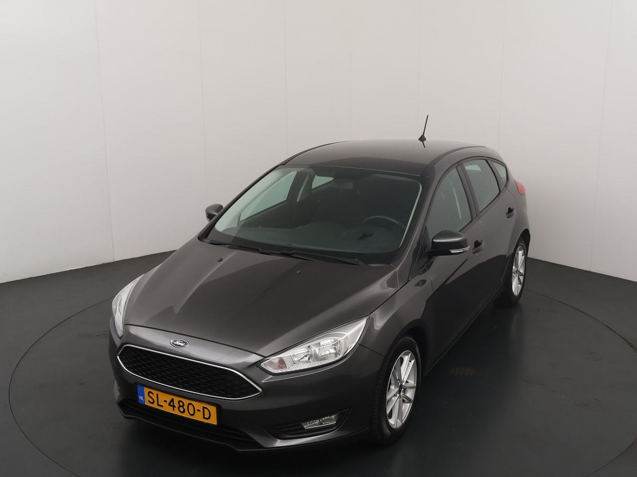 Ford Focus - EcoBoost 100pk Lease Edition | Trekhaak | Parkeersensoren achter | Airco | Cruise | Apple - AutoWereld.nl