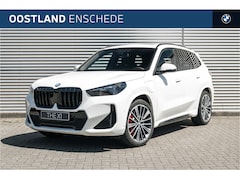BMW X1 - xDrive25e M Sport Automaat / Panoramadak / Trekhaak / Sportstoelen / Achteruitrijcamera /