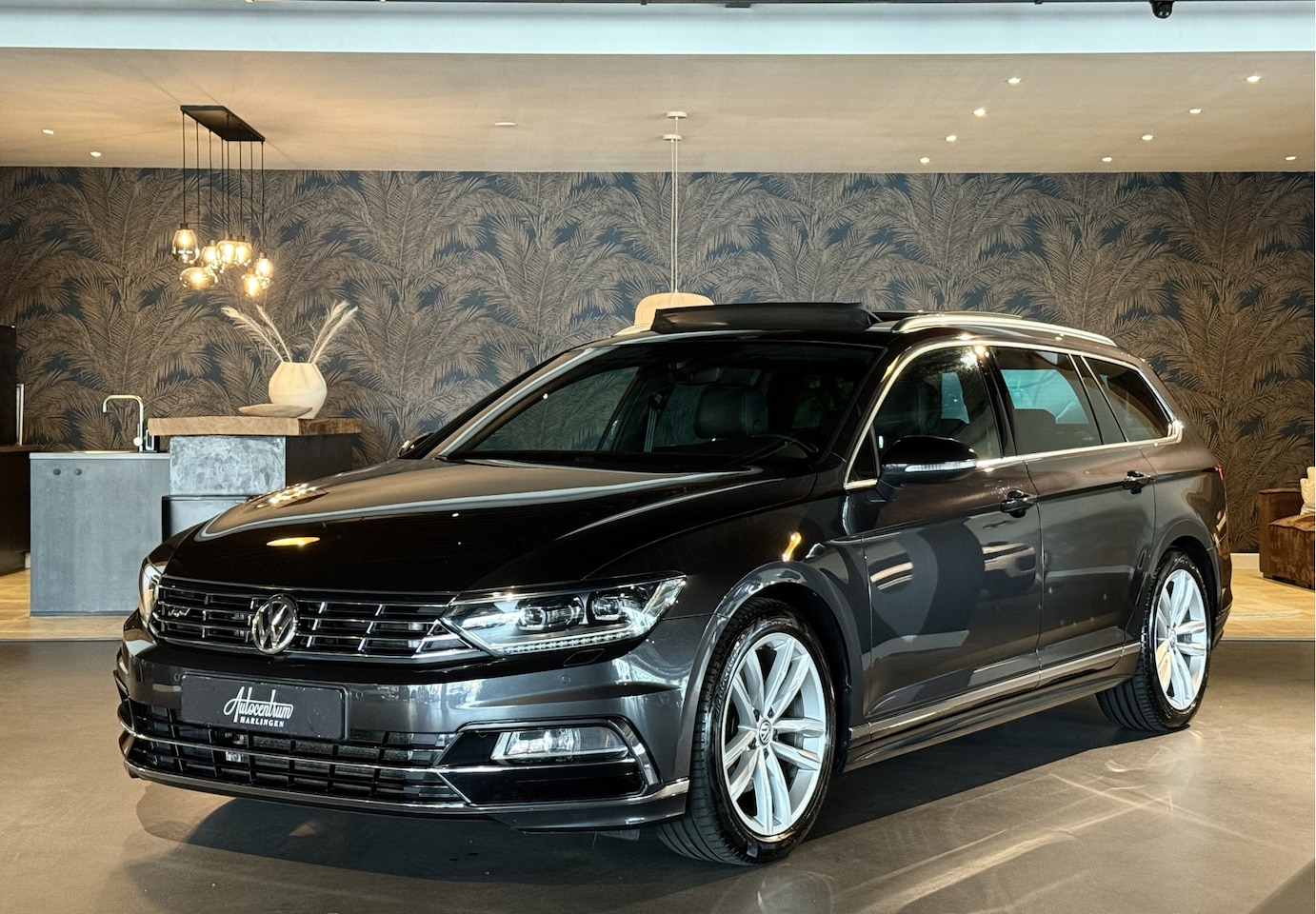 Volkswagen Passat Variant - 1.5 TSI R-LINE I PANO I LEDER I ACC - AutoWereld.nl
