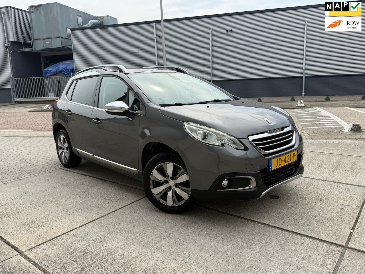 Peugeot 2008 - 1.2 PureTech Allure Volle AUTOMAAT Volledig onderhouden GLAS DAK - AutoWereld.nl