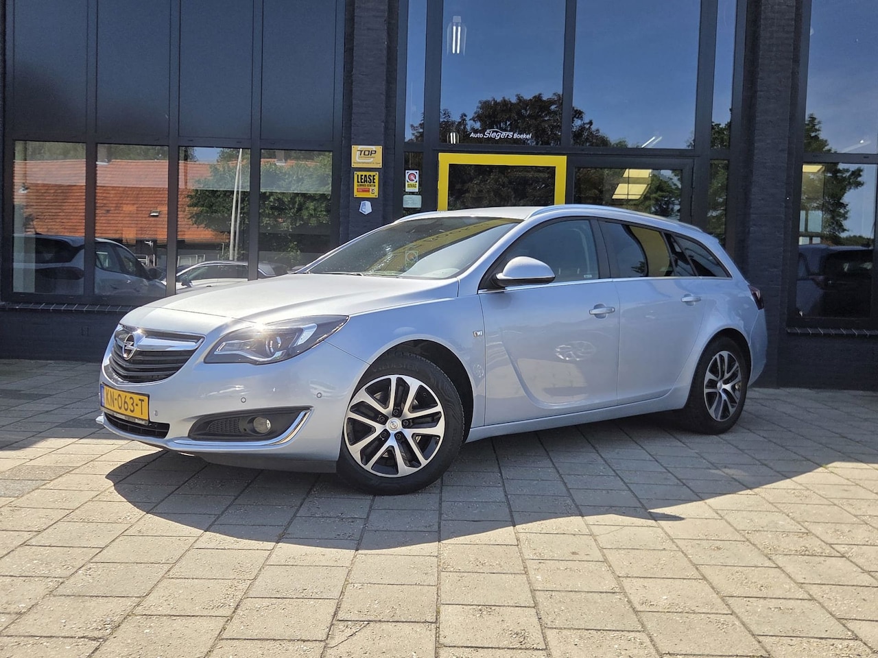 Opel Insignia Sports Tourer - 1.6 T Edition 1700KG Trekg | Trekhaak | Camera + Sensoren | Geregelde Airco | Apple Car | - AutoWereld.nl