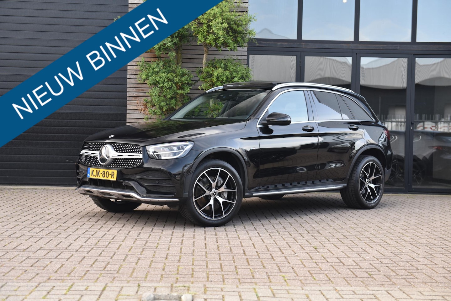 Mercedes-Benz GLC-klasse - 300e 4MATIC Premium Plus AMG Line Pano Camera Sfeer verlichting - AutoWereld.nl