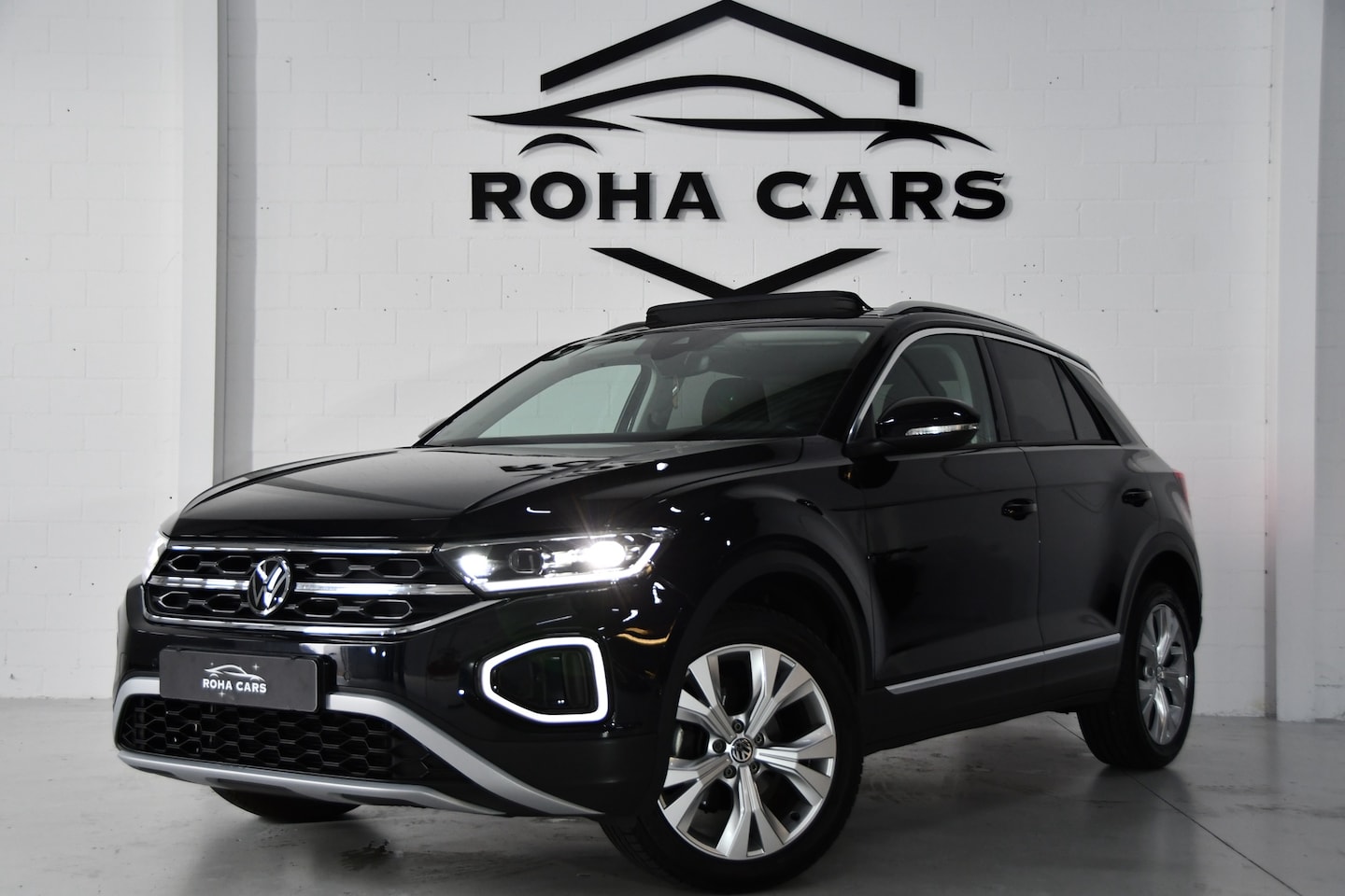 Volkswagen T-Roc - !.5 TSI Higline*R-Business*Pano*Blindspot*keyless - AutoWereld.nl