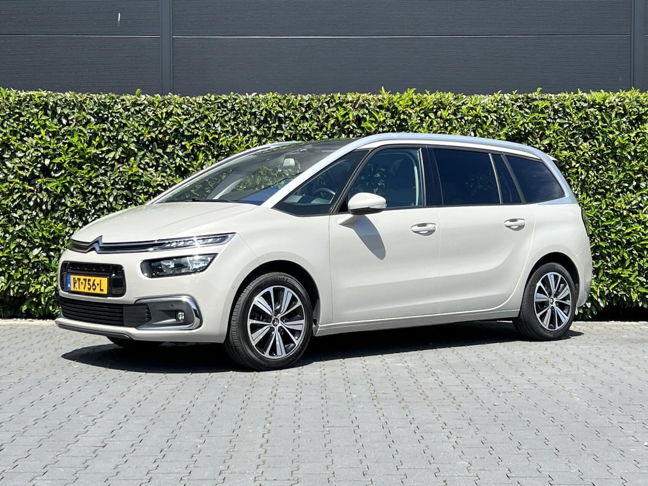 Citroën Grand C4 Picasso - 1.2 PureTech Shine 1.2 PureTech Shine, 7 PERSOONS, PANORAMADAK VOORRUIT, NAVIGATIE, CRUISE CONTROL, CLIMATE C - AutoWereld.nl