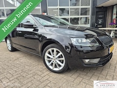 Skoda Octavia Combi - 1.2 DEALER ONDERHOUDEN XENON LEDER NAVI