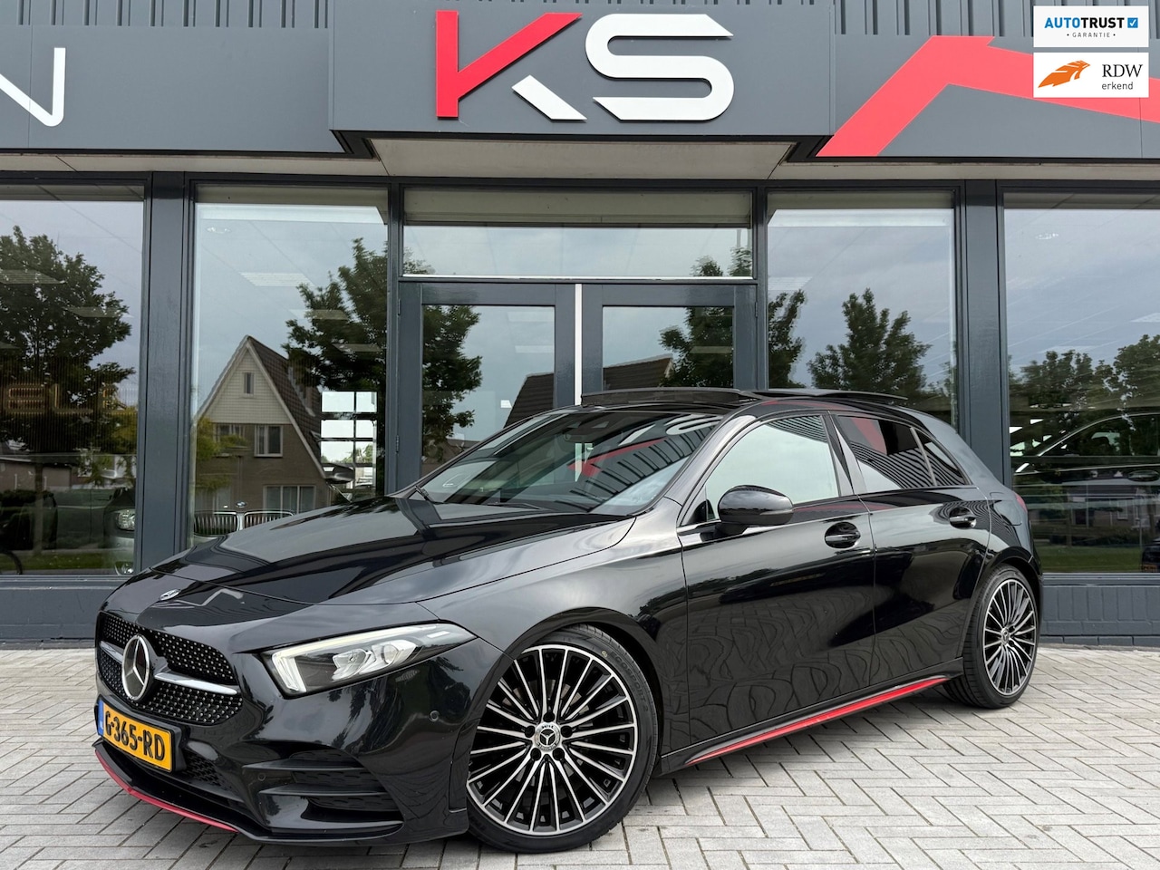 Mercedes-Benz A-klasse - 200 AMG Upgrade Pano Ambient Widescreen Camera Memory - AutoWereld.nl