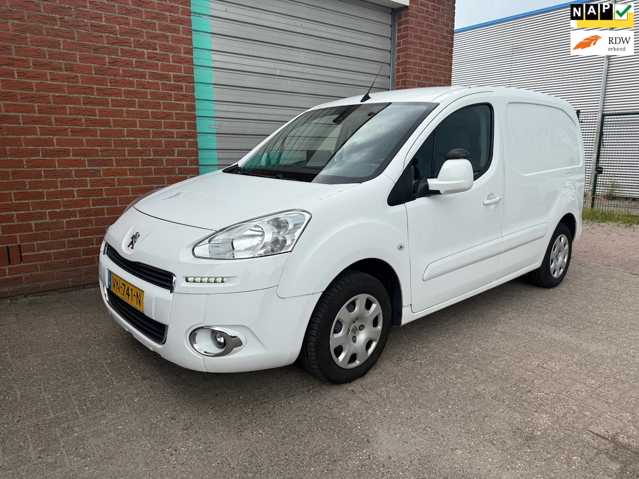 Peugeot Partner - 120 1.6 e-HDI L1 Navteq Bj:2015 NAP! - AutoWereld.nl