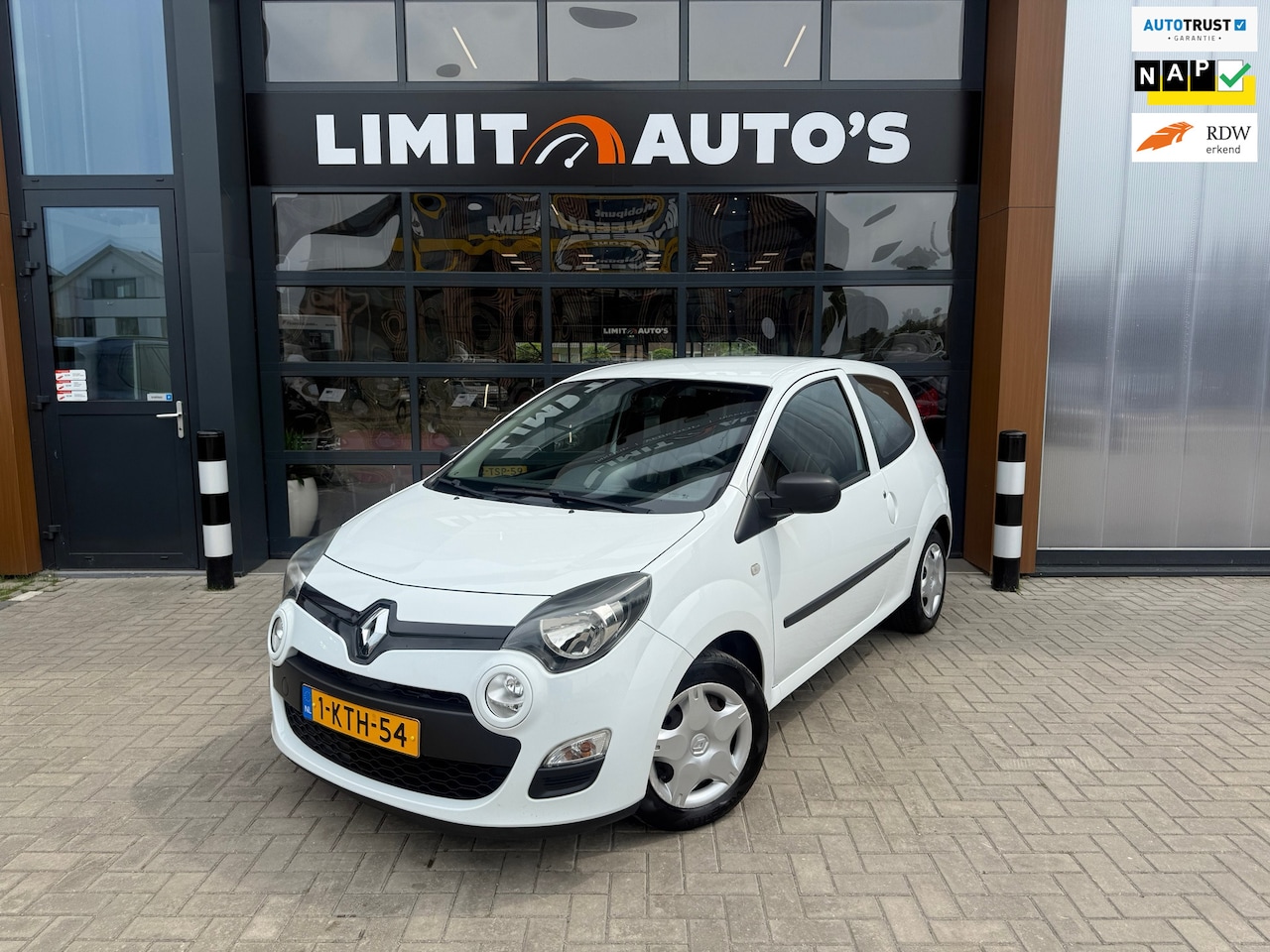 Renault Twingo - 1.2 16V Authentique Airco/El.ramen/Trekhaak/Nap/Apk - AutoWereld.nl