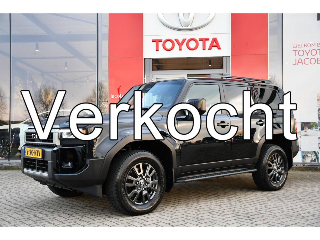 Toyota Land Cruiser - 2.8 D-4D Standard Roof Window Van First Edition Limited Automaat 206pk | Grijs Kenteken | - AutoWereld.nl