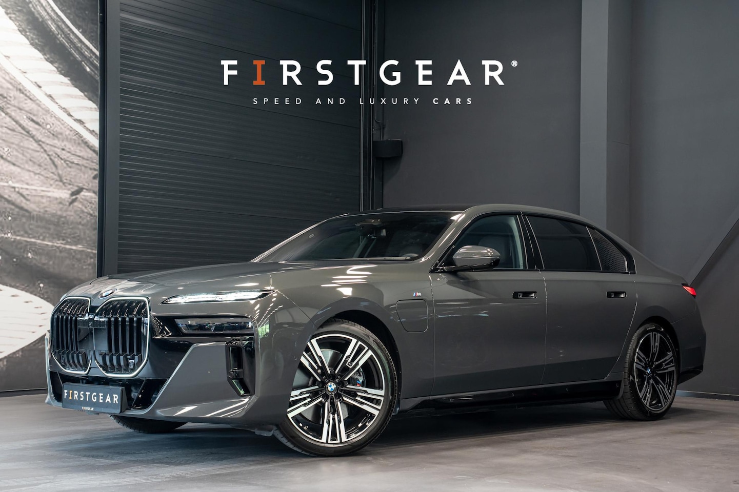 BMW 7-serie - 750e xDrive *M-Sport / Panorama Sky Lounge / Bowers & Wilkins / Stoelventilatie & Massage - AutoWereld.nl