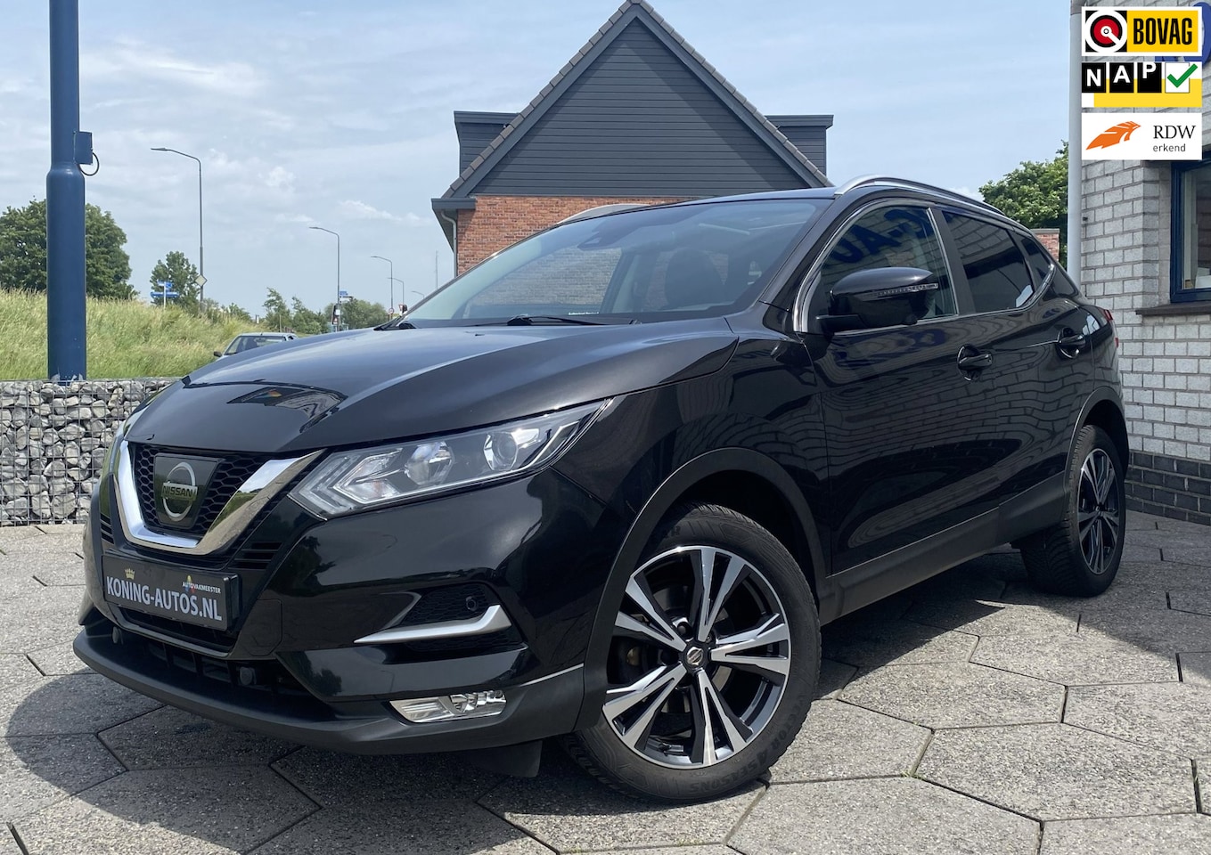Nissan Qashqai - 1.2 N-Connecta Autom/ Pano/ Cam/ Nav/ 1e Eigenaar/ 100% onderhoud - AutoWereld.nl