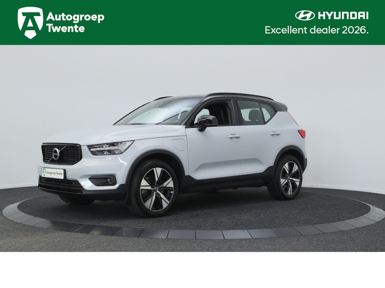 Volvo XC40 - 1.5 T4 Rech R-Design | Harman Kardon | Stoelverwarming | LED | - AutoWereld.nl