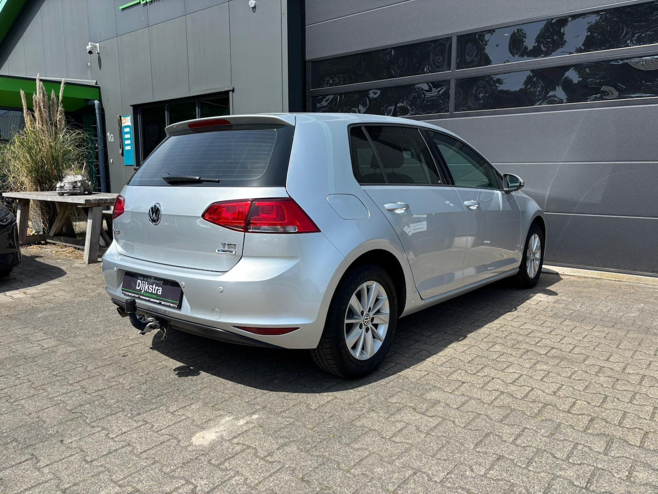 Volkswagen Golf - 1.2 TSI Business Edition Connected | Climate Control | Cruise Control | Trekhaak |56.675 k