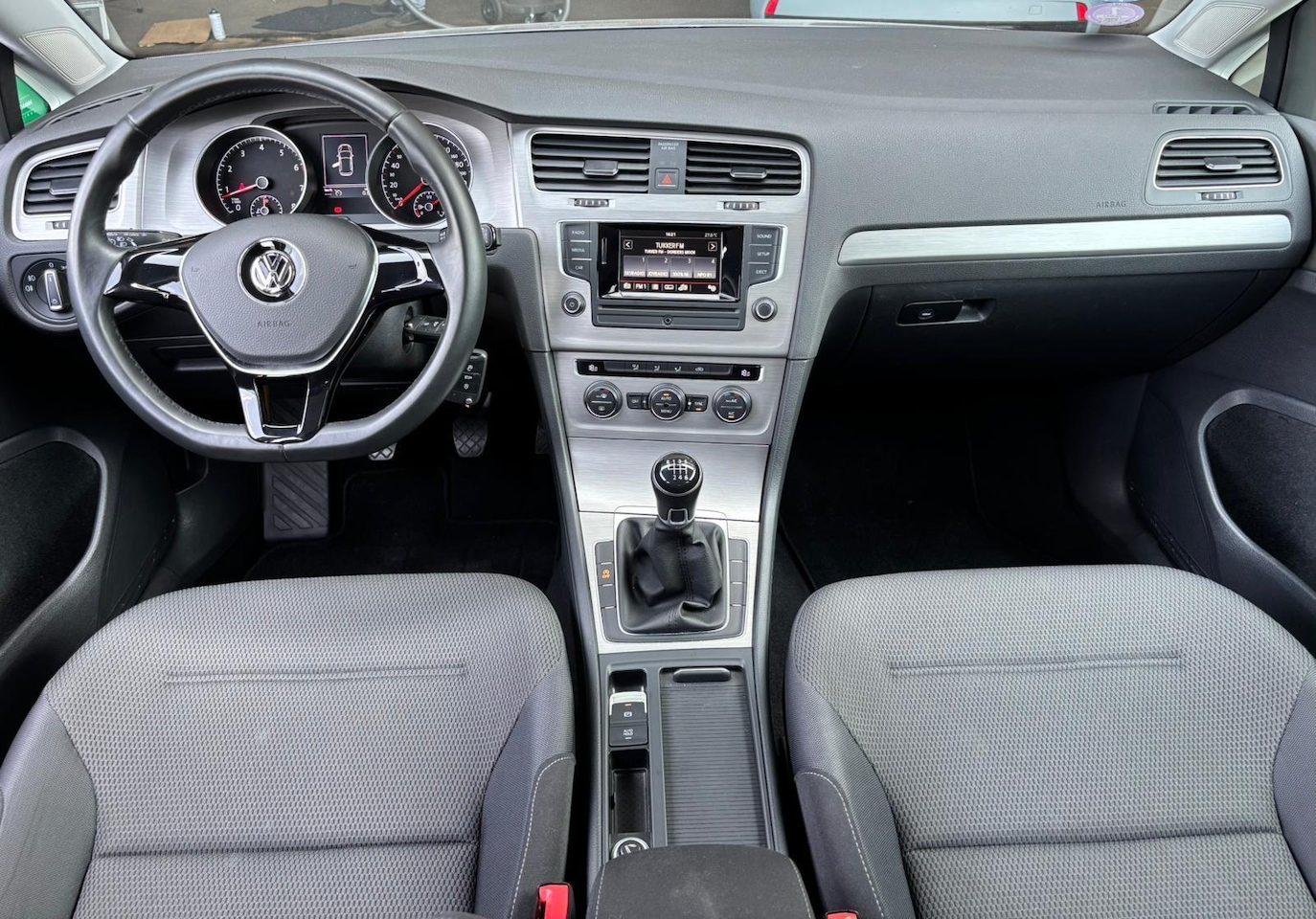Volkswagen Golf - 1.2 TSI Business Edition Connected | Climate Control | Cruise Control | Trekhaak |56.675 k