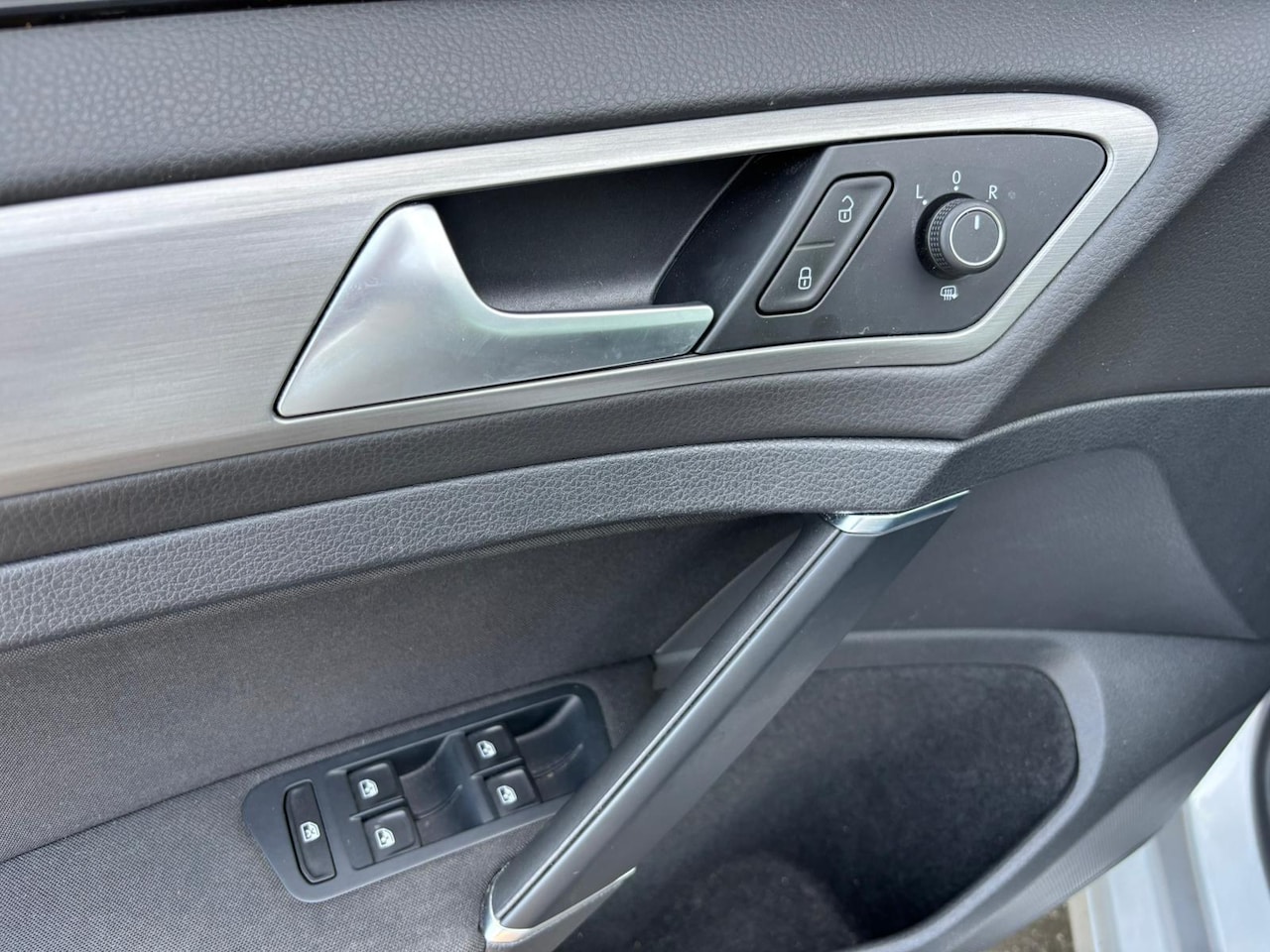 Volkswagen Golf - 1.2 TSI Business Edition Connected | Climate Control | Cruise Control | Trekhaak |56.675 k
