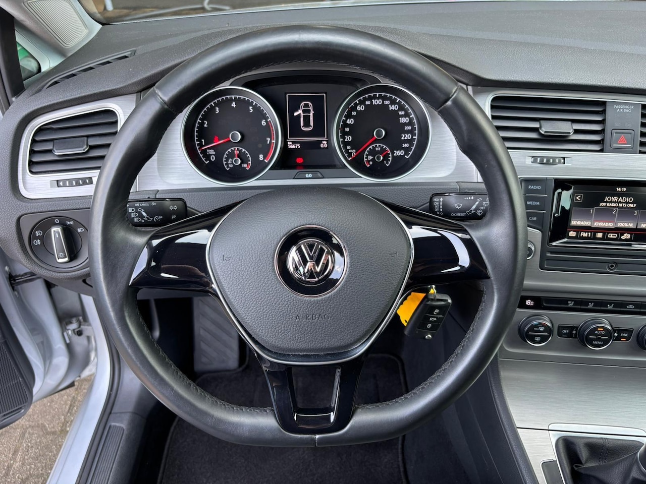 Volkswagen Golf - 1.2 TSI Business Edition Connected | Climate Control | Cruise Control | Trekhaak |56.675 k