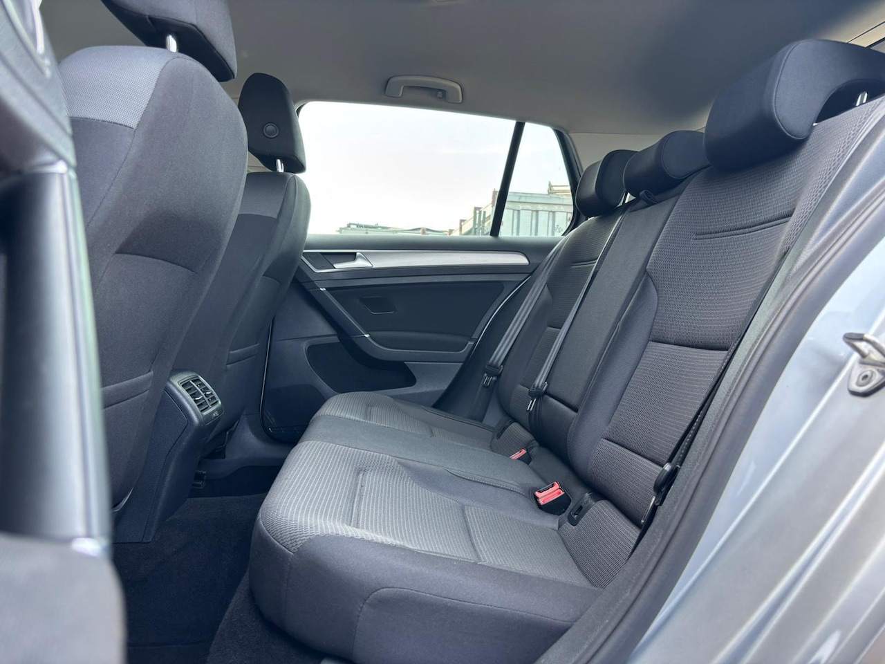 Volkswagen Golf - 1.2 TSI Business Edition Connected | Climate Control | Cruise Control | Trekhaak |56.675 k