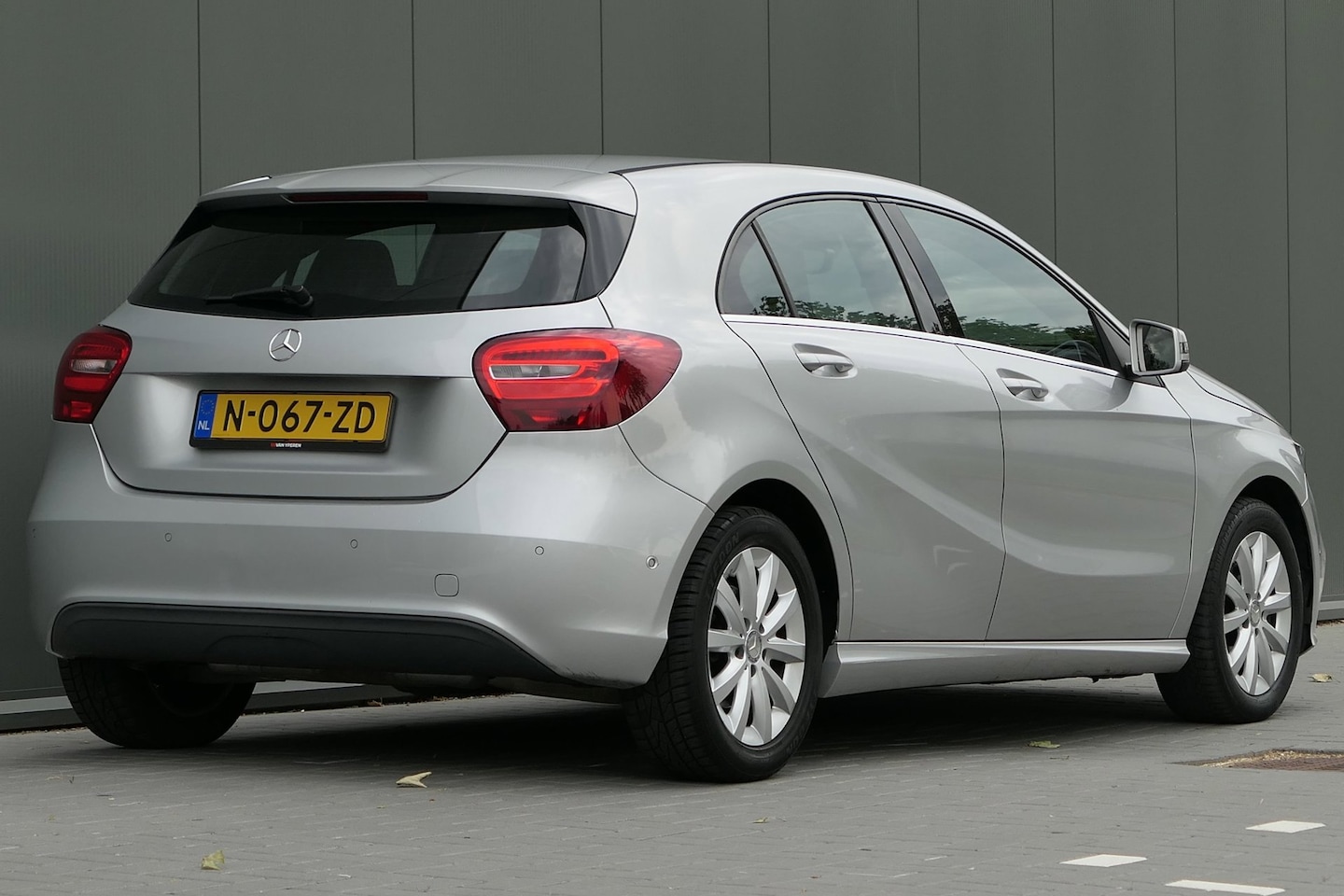 Mercedes-Benz A-klasse - 180 Ambition Navi Leder Sportstoelen Stoelverwarming - AutoWereld.nl