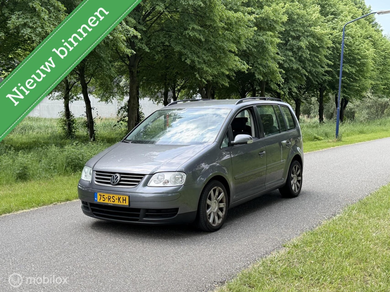 Volkswagen Touran - 1.6*NEW APK*AIRCO*CRUISE CONTROL - AutoWereld.nl
