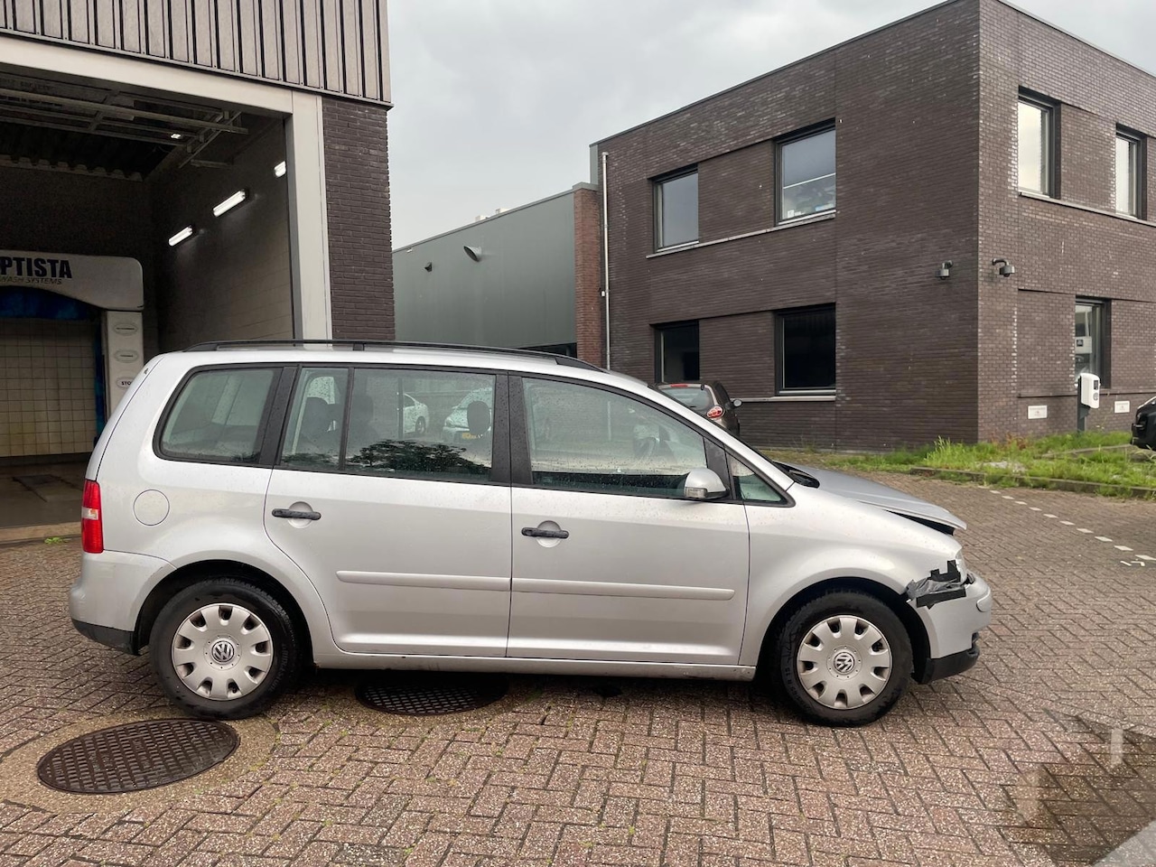 Volkswagen Touran - 1.6-16V FSI Business Cruise Airco Clima - AutoWereld.nl