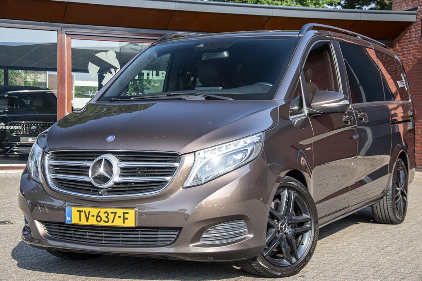 Mercedes-Benz V-klasse - 250d KORT AVANTGARDE / TREKHAAK - AutoWereld.nl