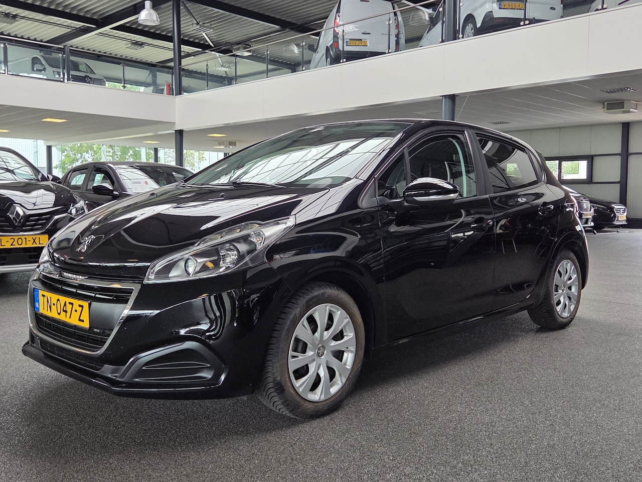 Peugeot 208 - 1.2 PureTech Blue Executive / Recent nieuwe D-riem en banden - AutoWereld.nl