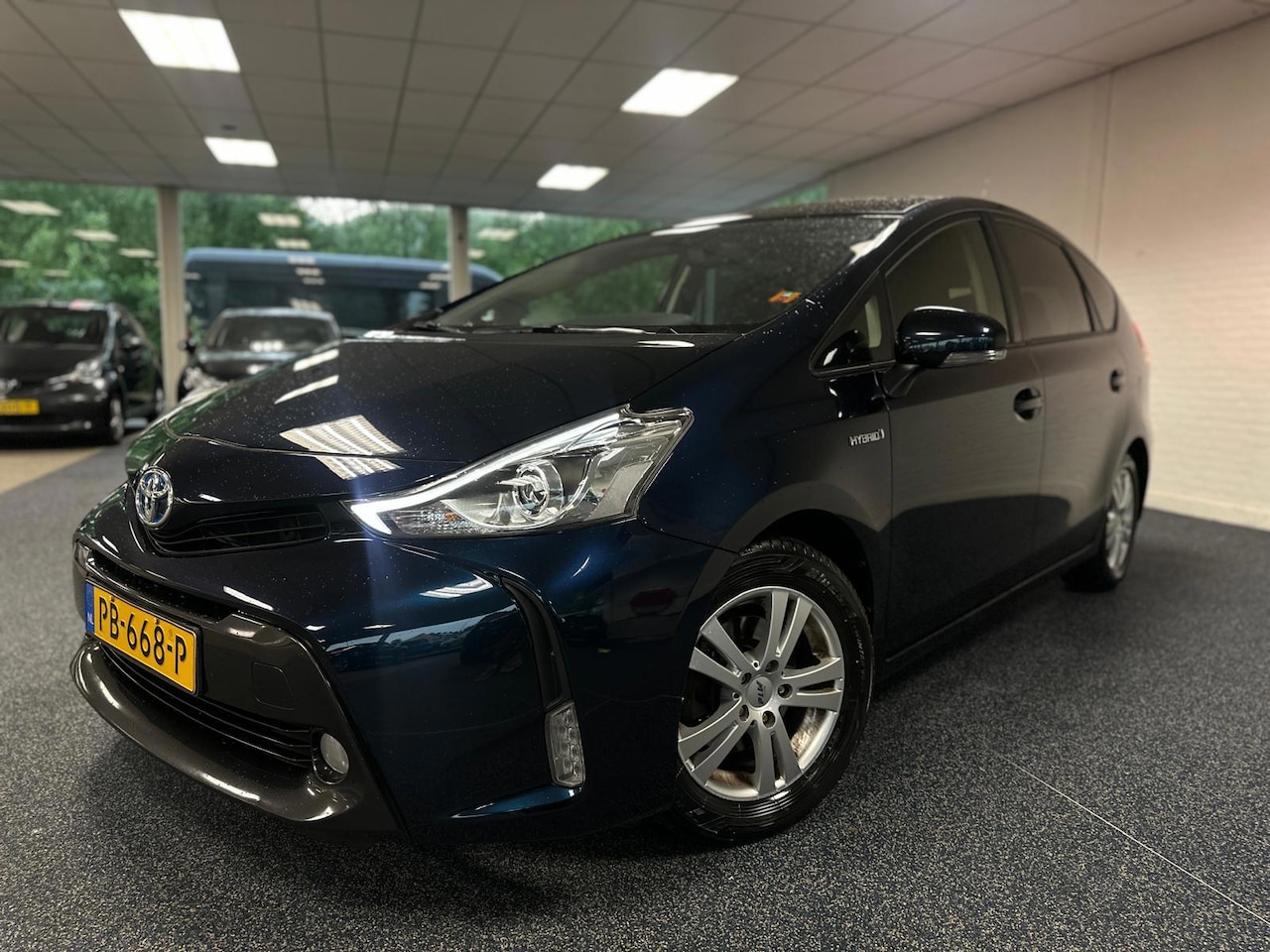 Toyota Prius - 1.8 SkyView Edition | Hybride | Automaat | Panorama | Head Up | Camera | PDC | Trekhaak | - AutoWereld.nl
