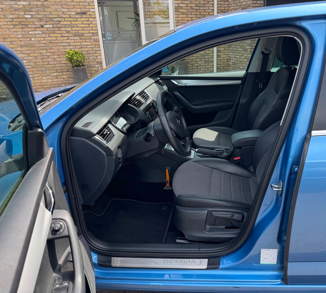 Skoda Octavia - 1.2 Bj 2015 met Slechts 44184 Km Van Eerste eigenaar - AutoWereld.nl