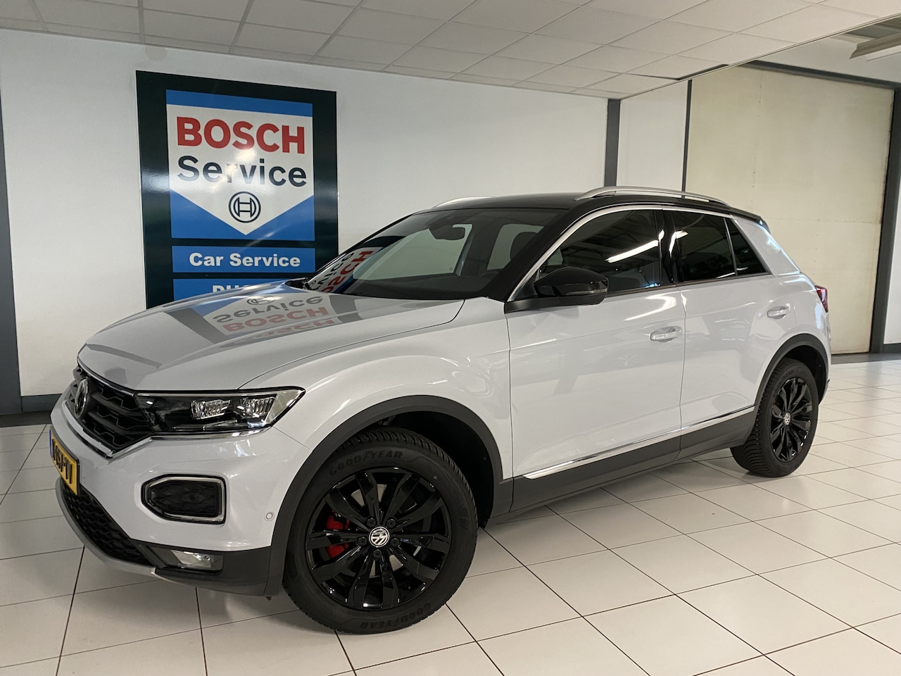 Volkswagen T-Roc - 2.0 TSI 4Motion Sport Business R Trekhaak / Carplay-Android / Camera / Cruise  virtual Coc - AutoWereld.nl