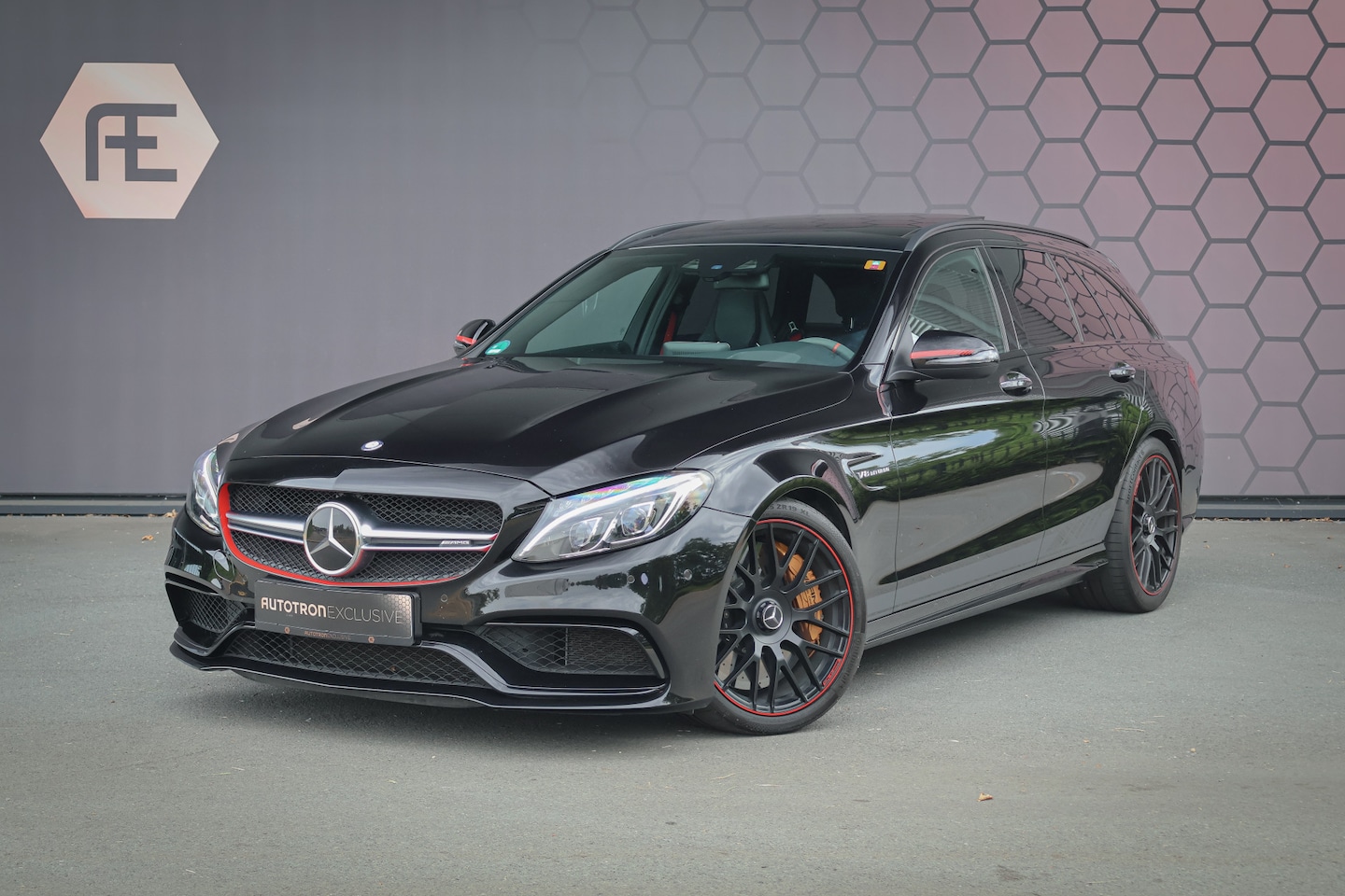 Mercedes-Benz C-klasse - C63 S AMG Edition 1 | KERAMISCH | KUIPSTOELEN | PANORAMADAK | MEMORY SEATS | STOELVERWARMI - AutoWereld.nl