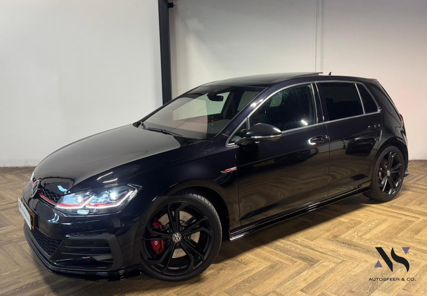 Volkswagen Golf - 2.0 TSI GTI TCR PANO KEYLESS - AutoWereld.nl