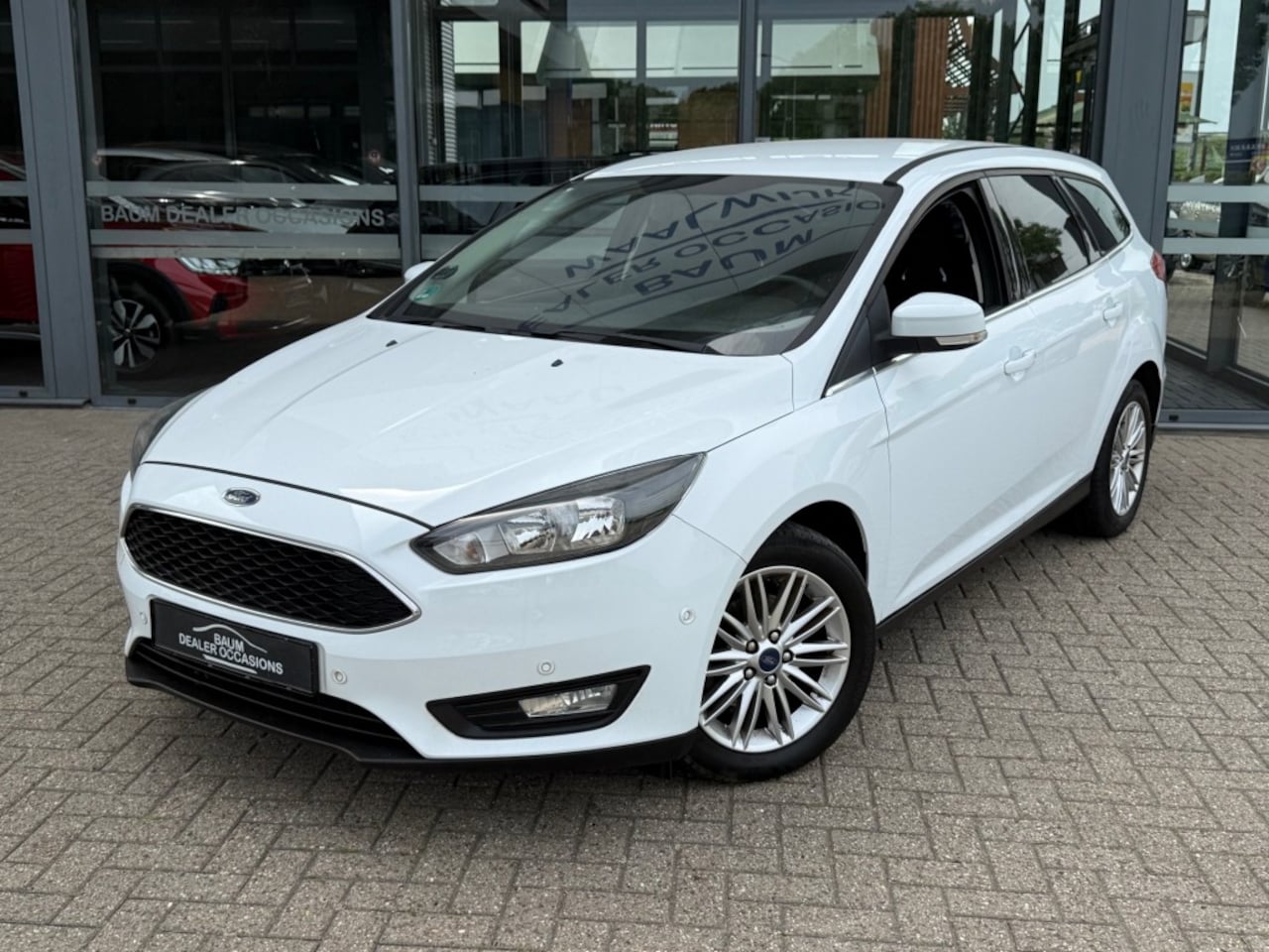 Ford Focus - 1.0 TITANIUM NAVI AIRCO PDC LMV WINTERPACK - AutoWereld.nl