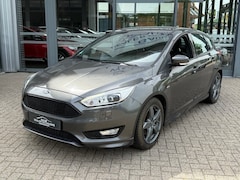 Ford Focus - 1.5 ST-LINE 150PK AIRCO NAVI LMV PDC WINTERPACK