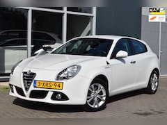 Alfa Romeo Giulietta - 1.4 T Distinctive Lusso | Automaat | Clima | Cruise | NAP + APK 5-2027