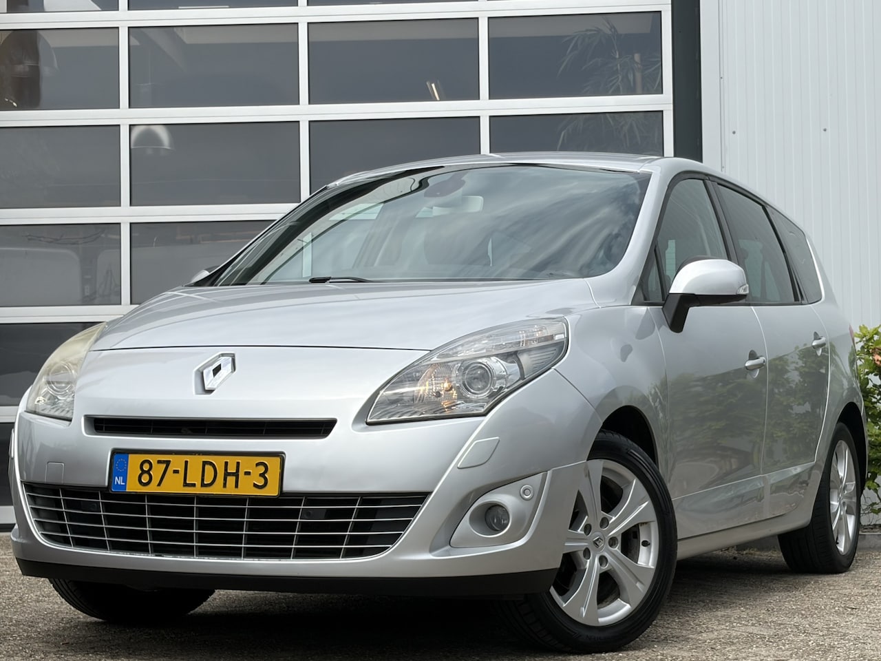 Renault Grand Scénic - 1.4 TCe Dynamique 131pk | Audio-navigatie full map | Bi-xenon koplampen | Cruise control | - AutoWereld.nl
