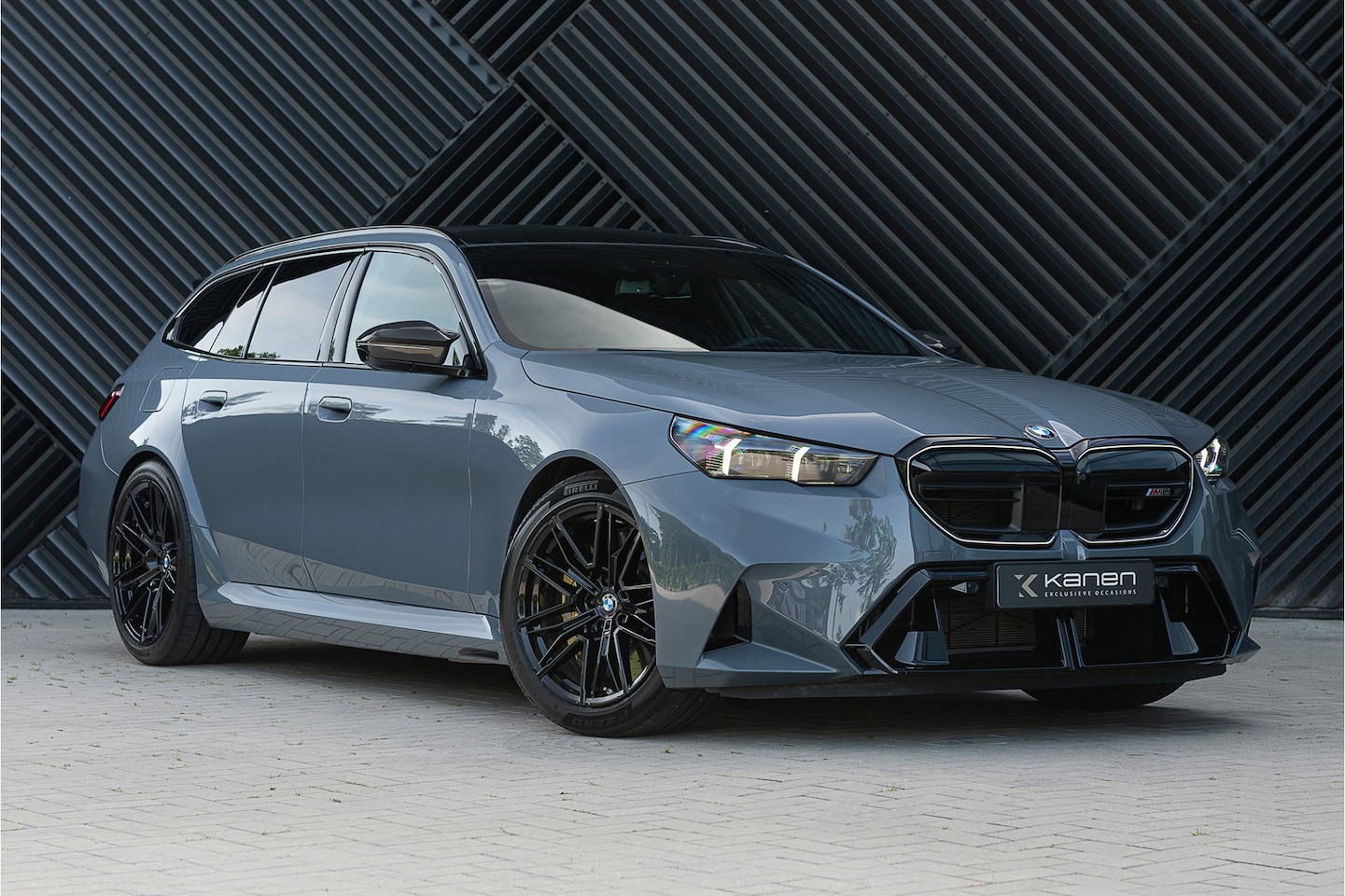 BMW M5 - Touring V8 Hybride M Keramisch Pano Alcant.Hemel Bowers&Wilkins Trekhaak - AutoWereld.nl