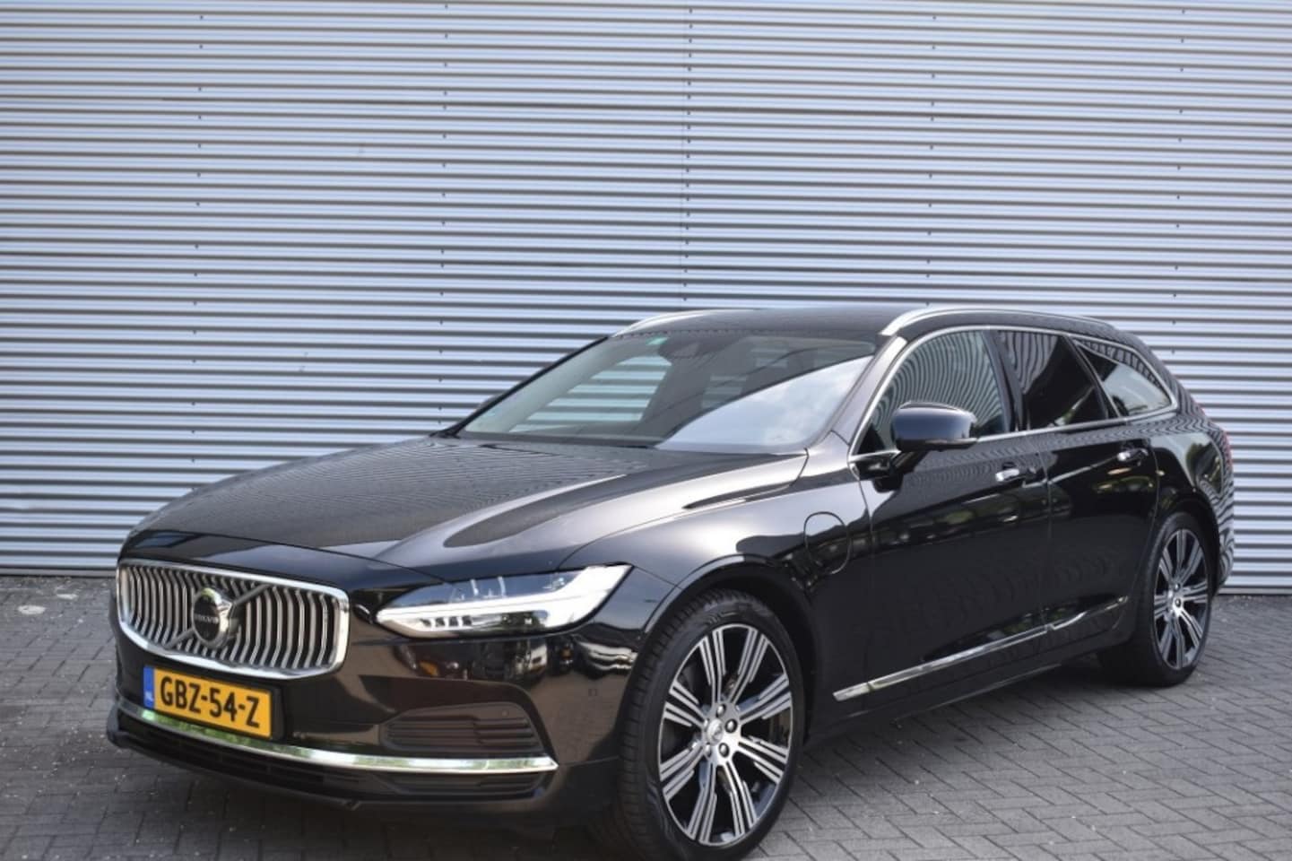 Volvo V90 - 2.0 T6 PHEV AWD INSCRIPTION / HEAD UP / 360CAM / STOEL VERW.+KOELING - AutoWereld.nl